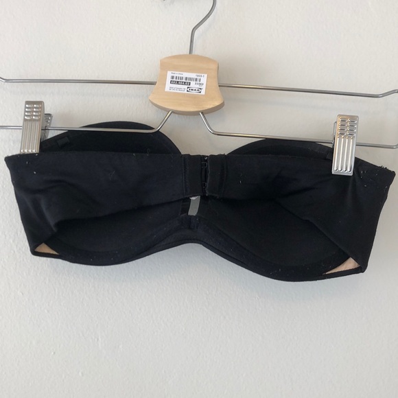 Black strapless Victoria secret bra - Picture 2 of 4